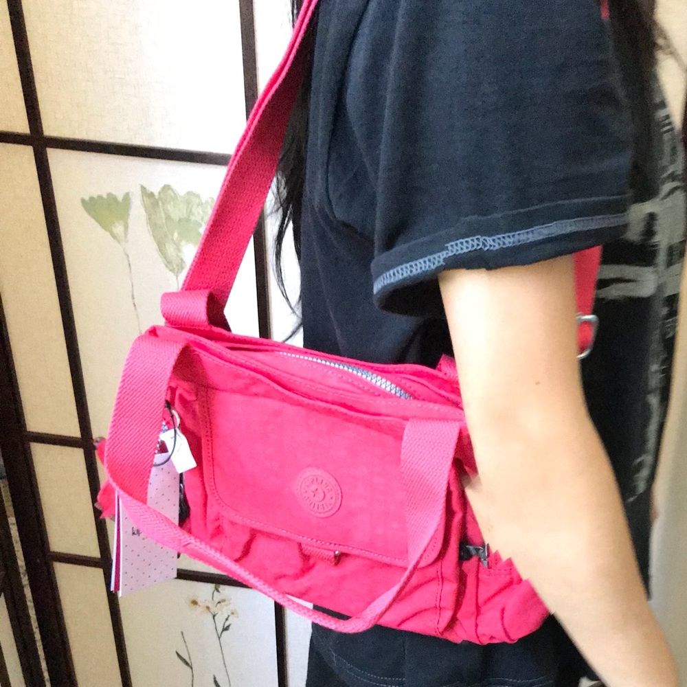 BRand new Auth Kipling Pink Shoulder/hand/crossbag
